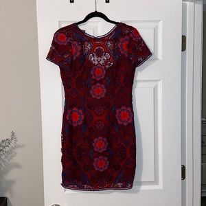 Like new lace shift dress with keyhole back